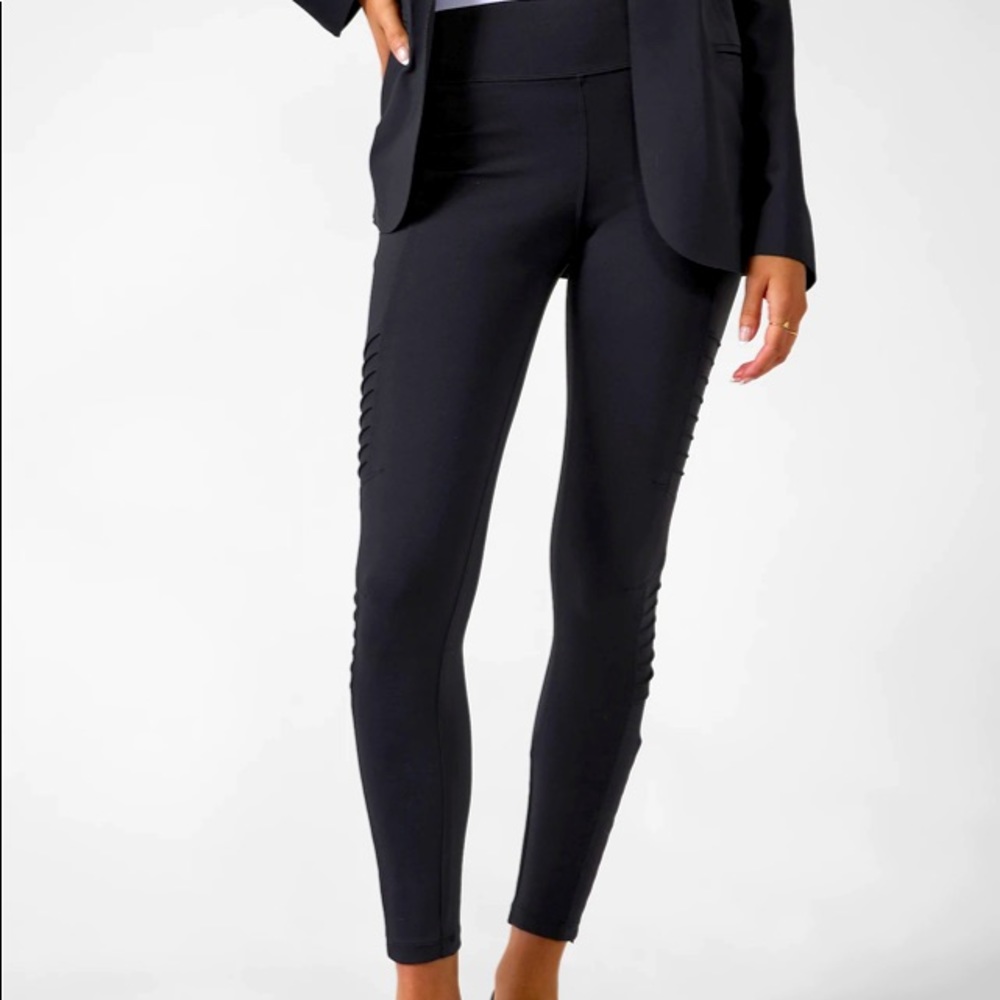 ATHLETA Delancey Moto Tight in Black - Size Small